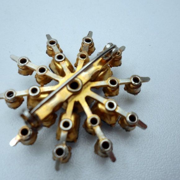 Vintage Aurora Borealis Rhinestones Broach - Picture 5 of 7